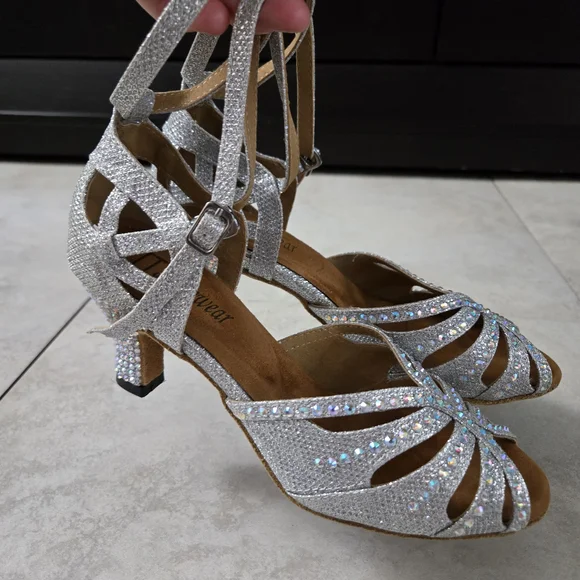 Silver TT Dancewear Ballroom Shoes w/ Quick Release – Size 6 - 2.5" Heel - Picture 2 of 7